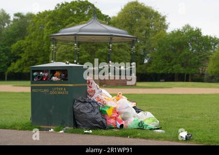 Boultham Park, Lincoln, Lincolnshire, seating, shelter, area, park bench, open spaces, greenery, trees, shaded, cover, woodland. park bench, trees. Stock Photo