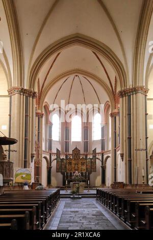 Interior view of the Gothic Collegiate Church of St. Martin and St. Severus, Münstermaifeld, Moseleifel, Eifel, Rhineland-Palatinate, Germany Stock Photo
