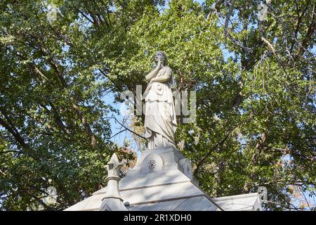 Bellefontaine Cemetery in St. Louis is home to the graves of Eberhard Anheuser, William S. Burroughs and William Clark Stock Photo