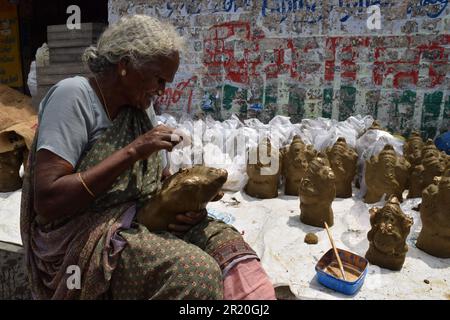 17 September 2015, Chennai, Tamil Nadu, India, Ganesh Chaturti, Clay Idol Making Stock Photo