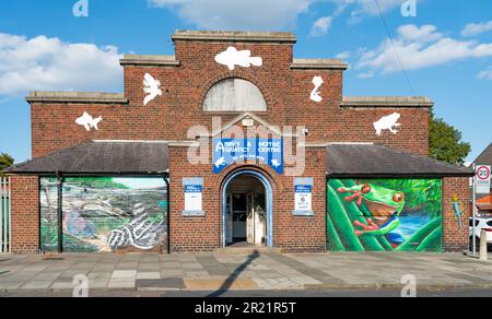 Andy's Aquatics and Reptiles, 5 Beaconsfield Road, Bromborough, Wirral, UK. Image taken in September 2022. Stock Photo