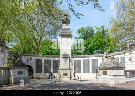 Portsmouth WW1 Cenotaph, Guildhall Square, Portsmouth, Hampshire, England, United Kingdom Stock Photo