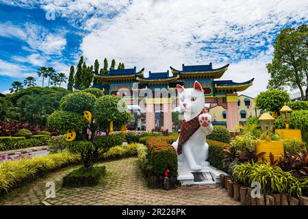 Kuching, Malaysia - May 2023: Kuching Great White cat statue, in front of Kuching Chinatown, Sarawak, Malaysia. Landmark cat statue in the city of Sarawak Stock Photo