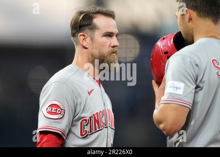 Cincinnati Reds - Happy birthday to Reds first base coach Delino DeShields!  🥳