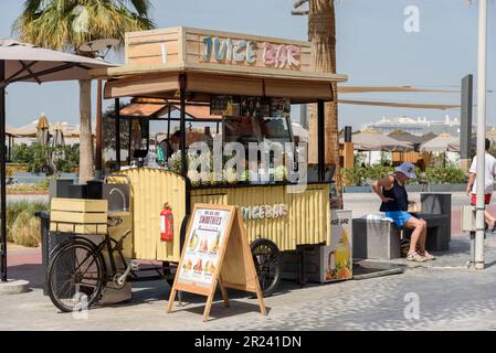 Food and drink vendor at Dubai's Marina Beach, Dubai, United Arab Emirates Stock Photo