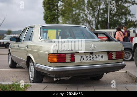 Benz Car Rear View Rear view of a Mercedes Benz 280 SE 3.5 at The Berkshire Motor Show in ...