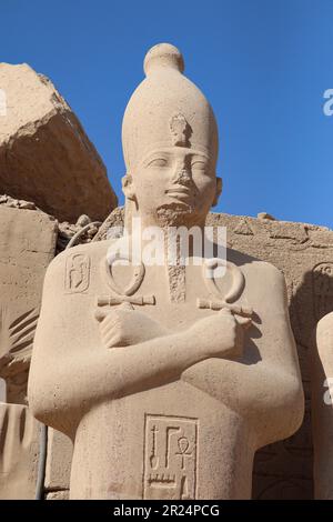 Ancient egyptian statues at Karnak temple in Luxor, Egypt Stock Photo