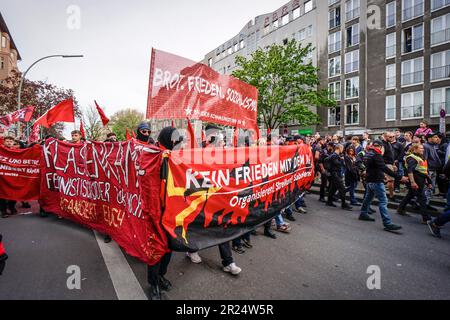 Revolutionäre 1. Mai Demo in Neukölln, 1. Mai, Tag der Arbeit,  Kottbusser Damm, Berlin-Neukölln, Stock Photo