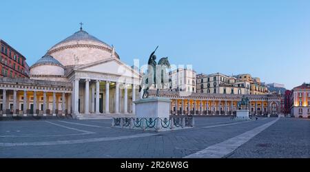 Neaples - The Basilica Reale Pontificia San Francesco da Paola and monument to Charles VII of Naples  - Piazza del Plebiscito square in the morning du Stock Photo