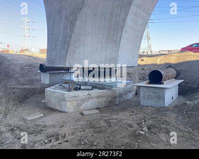Seismic isolation bearings on Y Bents are part of earthquake proofing for the new 6th Street Bridge, downtown Los Angeles, California Stock Photo