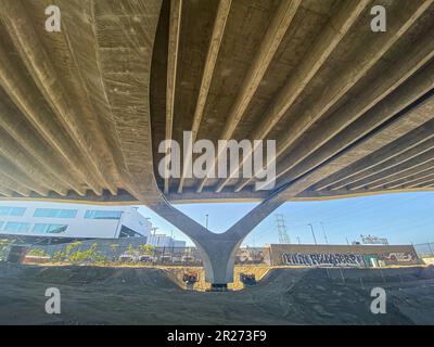 Seismic isolation bearings on Y Bents are part of earthquake proofing for the new 6th Street Bridge, downtown Los Angeles, California Stock Photo