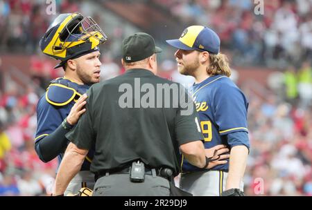 St. Louis, United States. 17th May, 2023. Veteran home plate umpire Bruce Dreckman has a conversation with Milwaukee Brewers starting pitcher Corbin Burnes and catcher Victor Caratini in the fifth inning against the St. Louis Cardinals at Busch Stadium in St. Louis on Wednesday, May 17, 2023. Photo by Bill Greenblatt/UPI Credit: UPI/Alamy Live News Stock Photo