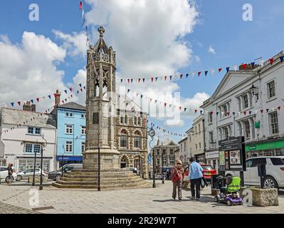 The Town Square with War Memorial at Launceston in Cornwall Stock Photo