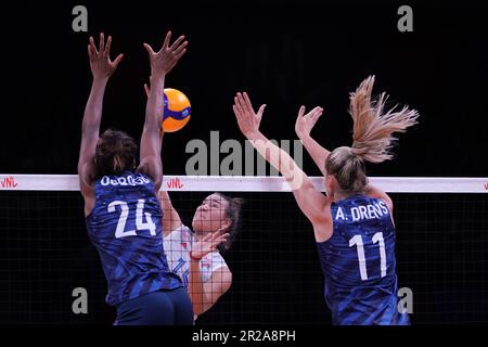 ANKARA, TURKIYE - JULY 13, 2022: Ogbogu Chiaka and Drews Andrea in action during United States vs Serbia VNL Quarter Final match in Ankara Arena Stock Photo