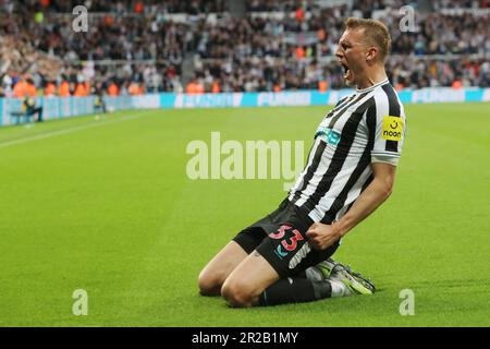 Newcastle United's Dan Burn celebrates after scoring their second goal uring the Premier League match between Newcastle United and Brighton and Hove Albion at St. James's Park, Newcastle on Thursday 18th May 2023. (Photo: Mark Fletcher | MI News) Credit: MI News & Sport /Alamy Live News Stock Photo