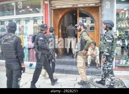 Srinagar, India. 18th May, 2023. NSG Commandos Conduct through searches in lal chowk Ahead of G20 Summit in Srinagar the Summer captial of Indian Administrated Kashmir on May 18, 2023. (Photo by Mubashir Hassan/Pacific Press) Credit: Pacific Press Media Production Corp./Alamy Live News Stock Photo