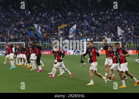 Milan, Italy. 16th May, 2023. Italy, Milan, may 16 2023: players of AC Milan make sprints and exercises during warm up about soccer game FC Inter vs AC Milan, SF 2nd leg UCL 2022-2023 San Siro stadium (Credit Image: © Fabrizio Andrea Bertani/Pacific Press via ZUMA Press Wire) EDITORIAL USAGE ONLY! Not for Commercial USAGE! Stock Photo