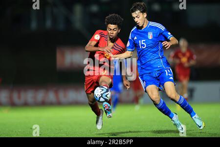 Budapest, Hungary. May 18, 2023, BUDAPEST, HUNGARY - MAY 18:  Alessandro Bassino of Italy in action against Lamine Yamai of Spain during the UEFA European Under-17 Championship Finals 2023 Group B match between Italy and Spain at BSC Stadium on May 18, 2023 in Budapest, Hungary. Photo by, Kredit: Gabriella Barbara - Alamy Live News Stock Photo