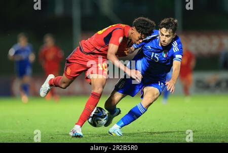 Budapest, Hungary. May 18, 2023, BUDAPEST, HUNGARY - MAY 18:  Alessandro Bassino of Italy in action against Lamine Yamai of Spain during the UEFA European Under-17 Championship Finals 2023 Group B match between Italy and Spain at BSC Stadium on May 18, 2023 in Budapest, Hungary. Photo by, Kredit: Gabriella Barbara - Alamy Live News Stock Photo