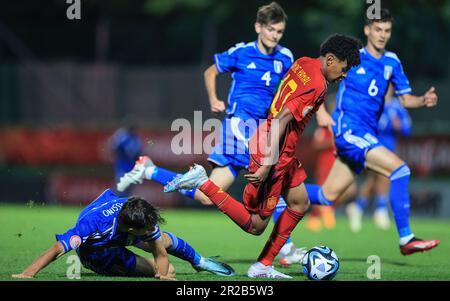 Budapest, Hungary. May 18, 2023, BUDAPEST, HUNGARY - MAY 18:  Alessandro Bassino of Italy in action against Lamine Yamai of Spain during the UEFA European Under-17 Championship the UEFA European Under-17 Championship Finals 2023 Group B match between Italy and Spain at BSC Stadium on May 18, 2023 in Budapest, Hungary. Photo by, Kredit: Gabriella Barbara - Alamy Live News Stock Photo