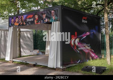 Imola, Italy. May 18th 2023. Formula 1 Qatar Airways Emilia Romagna Grand Prix at Autodromo Enzo e Dino Ferrari, Italy cancelled due to the flooding in the Emilia-Romagna region. Pictured: Packing fans area     © Piotr Zajac/Alamy Live News Stock Photo