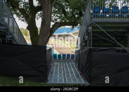 Imola, Italy. May 18th 2023. Formula 1 Qatar Airways Emilia Romagna Grand Prix at Autodromo Enzo e Dino Ferrari, Italy cancelled due to the flooding in the Emilia-Romagna region. Pictured: Empty race track     © Piotr Zajac/Alamy Live News Stock Photo