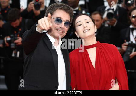 May 18, 2023, Cannes, Cote d'Azur, France: JEAN-MICHEL JARRE and GONG LI attends the screening of 'Indiana Jones and the Dial of Destiny' during the 76th Annual Cannes Film Festival at Palais des Festivals on May 17, 2023 in Cannes, France (Credit Image: © Mickael Chavet/ZUMA Press Wire) EDITORIAL USAGE ONLY! Not for Commercial USAGE! Stock Photo