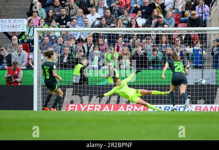 Koeln/Germany. May 18th, 2023 Cologne, Germany. 18th May, 2023. Dominique JANSSEN l. (WOB) shoots the goal with a penalty kick to make it 4:1, versus goalwart/ goalkeeper Gabrielle LAMBERT (FR), DFB Pokal final for women 2023, VfL Wolfsburg (WOB) - SC Freiburg (FR) 4:1, on May 18th, 2023 in Cologne, Germany. # DFB regulations prohibit any use of photographs as image sequences and/or quasi-video # Credit: dpa/Alamy Live News Stock Photo