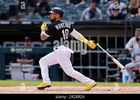 Chicago White Sox designated hitter Manny Ramirez bats during a baseball  game against the Cleveland Indians at Progressive Field in Cleveland on  Wednesday, September 1, 2010. UPI/David Richard Stock Photo - Alamy