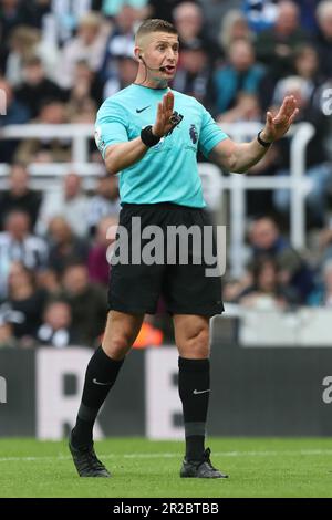 Referee Robert Jones during the Premier League match at Villa Park ...