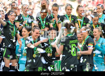 Award ceremony, jubilation Team WOB with the cup, left to right Jill ROORD (WOB), Sveindis JONSDOTTIR (WOB), Dominique JANSSEN (WOB), Alexandra POPP (WOB), goalwart/ goalhueterin Merle FROHMS (WOB) DFB Pokal Finale der Frauen 2023, VfL Wolfsburg (WOB) - SC Freiburg (FR) 4: 1, on May 18th, 2023 in Koeln/Germany. # DFB regulations prohibit any use of photographs as image sequences and/or quasi-video # Stock Photo