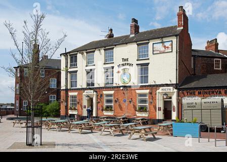 The Minerva pub on Nelson Street, Hull, Humberside, East Yorkshire, Englnd UK Stock Photo