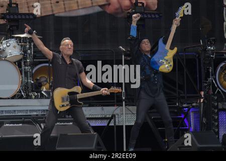 Ferrara, Italy. 18th May, 2023. Bruce Springsteen performs live in Ferrara, Italy, on May 18, 2023. (Photo by Carlo Vergani/Pacific Press/Sipa USA) Credit: Sipa USA/Alamy Live News Stock Photo