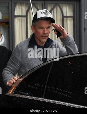 Cannes, France. 19th May, 2023. Ethan Hawke seen leaving his hotel during Cannes Film Festival on May 19, 2023 in Cannes, France. Credit: Sipa USA/Alamy Live News Stock Photo