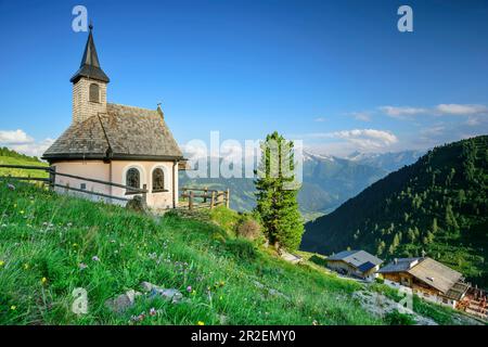 Zellberg chapel and mountain farms Zellberg, Zillertaler Höhenstraße, Zillertal, Tux Alps, Tyrol, Austria Stock Photo