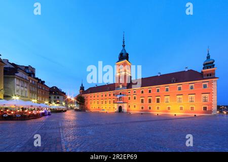 Castle Square, historic square in front of the Royal Castle, the former official residence of Polish monarchs, old town, Warsaw, Mazovia region, Polan Stock Photo