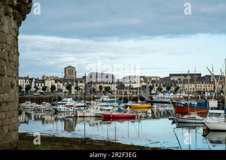 View from Ville Close to the Bay of Concarneau with colorful boats, Concarneau, Arrondissement Quimper, Departement Finistere, Brittany, France, Europ Stock Photo