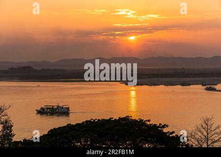 Sunset over the Ayarwaddy River, Mandalay, Myanmar Stock Photo