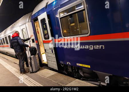 Night train to Venice, sleeping car, Nightjet (NJ) 237 of OeBB at the platform, main station in Stuttgart, Baden-Wuerttemberg, Germany Stock Photo