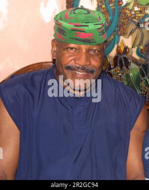 **FILE PHOTO** Jim Brown Has Passed Away. Miami Beach, FL 9-19-2001 Jim Brown at The Forge Restaurant. Photo By Adam Scull/PHOTOlink /MediaPunch Stock Photo