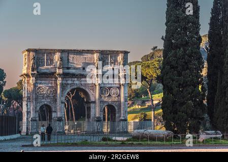 Arch of Constantine at the end of Via di San GregoriaRome, Lazio, Italy, Europe Stock Photo