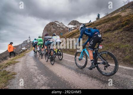 Bra, Turin, Italy. 19th May, 2023. Giro d'Italia 2023 - Stage 13 (Credit Image: © Matteo Secci/ZUMA Press Wire) EDITORIAL USAGE ONLY! Not for Commercial USAGE! Credit: ZUMA Press, Inc./Alamy Live News Stock Photo