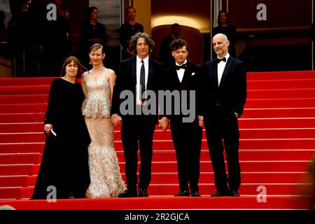 Cannes, France. 19th May, 2023. 76th Cannes Film Festival 2023, evening 4 - red carpet of the film 'The Zone Of Interest'. In the photo Ewa Puszczynska, Christian Friedel, Director Jonathan Glazer, Sandra Hüller and Producer James Wilson Credit: Independent Photo Agency/Alamy Live News Stock Photo