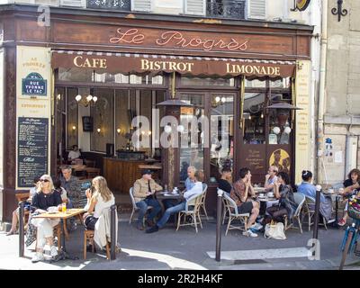 Cafe, Bistrot Le Progres, Montmartre, Paris, France Stock Photo