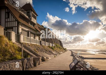 Plage de Honfleur in the evening light, Calvados, Normandy, France Stock Photo