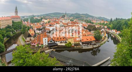 Historic town of Cesky Krumlov and Cesky Krumlov Caste Tower, UNESCO World Heritage Site, Cesky Krumlov, South Bohemian Region Stock Photo