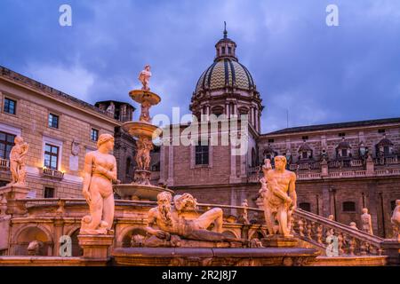 Fontana Pretoria fountain and the Church of San Giuseppe dei Teatini at dusk, Palermo, Sicily, Italy, Europe Stock Photo