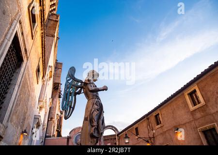 Angel statue in the Castel Sant'39; Angelo Stock Photo