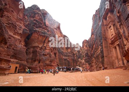 The temple-mausoleum of Al Khazneh in the ancient city of Petra in Jordan Stock Photo