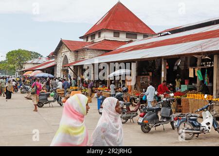 People at Darajani Market, Stonetown, Zanzibar City, Zanzibar, Tanzania, Africa Stock Photo